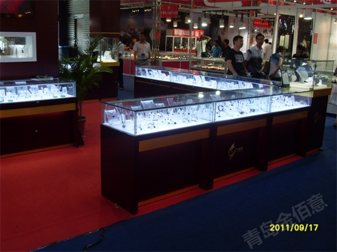 木質烤漆珠寶展柜3