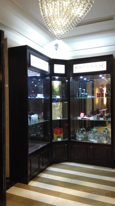 煙酒展示柜，實木效果，高檔不貴